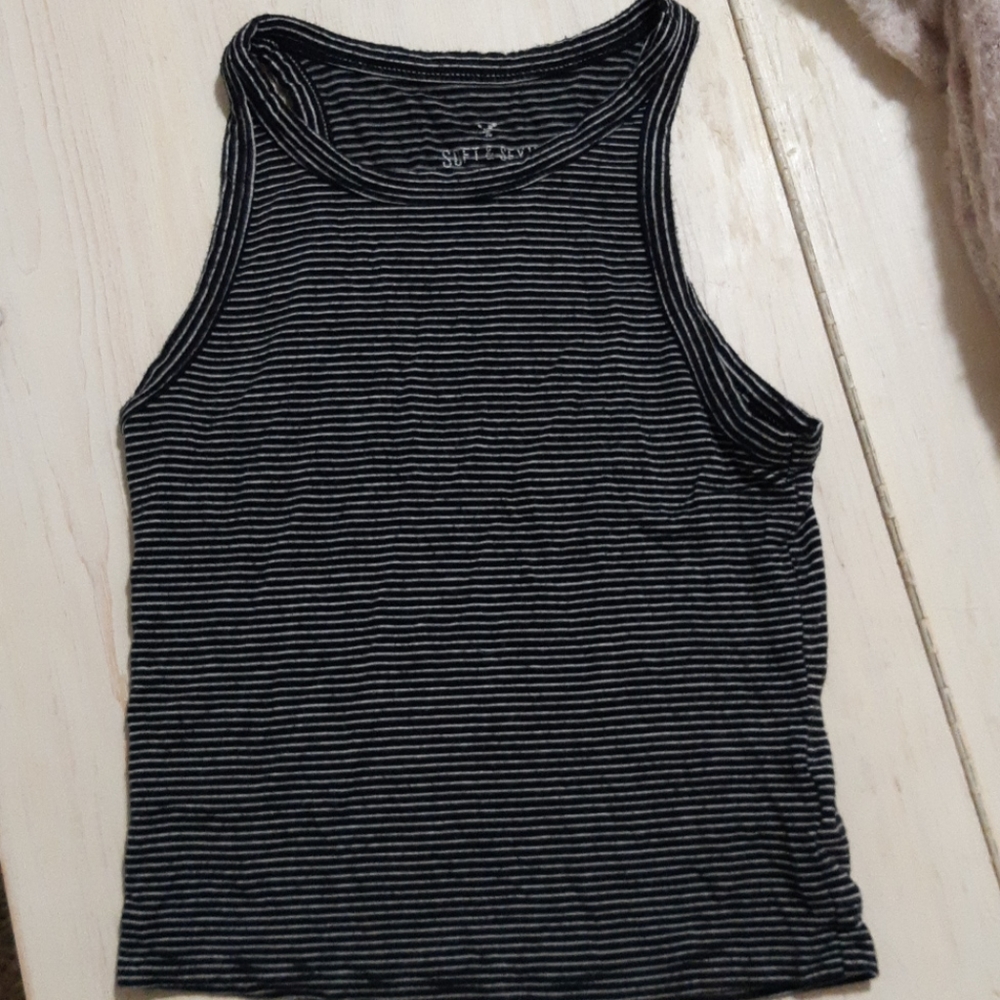 Black&white halter crop top